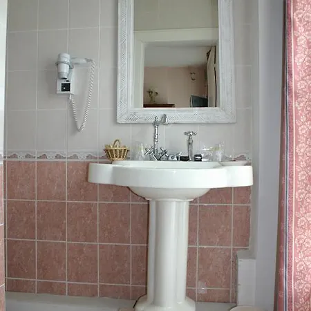 Au Chateau Des Thermes 2*