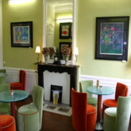 Au Chateau Des Thermes Bed and Breakfast Saint-Amand-les-Eaux